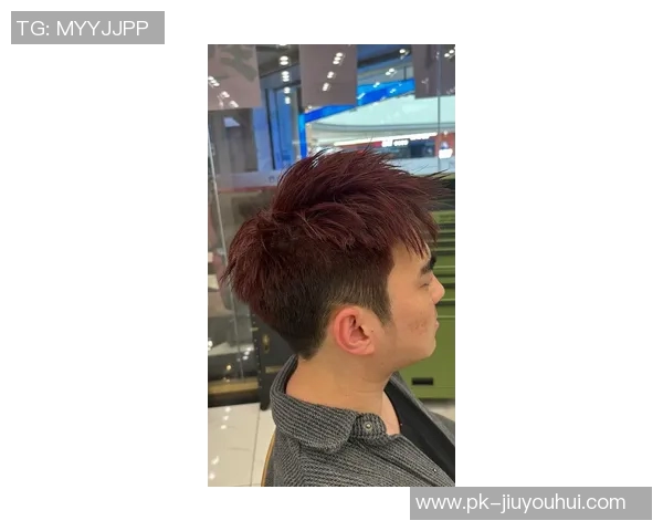 广州足球球星独特发型风格展示引领潮流魅力与激情