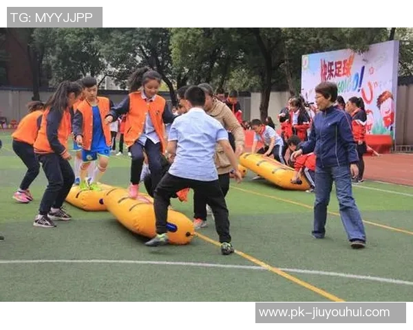 白人足球球星帅哥颜值与实力并存绿茵场上尽显王者风采 白人足球球星帅哥颜值与实力并存绿茵场上尽显王者风采